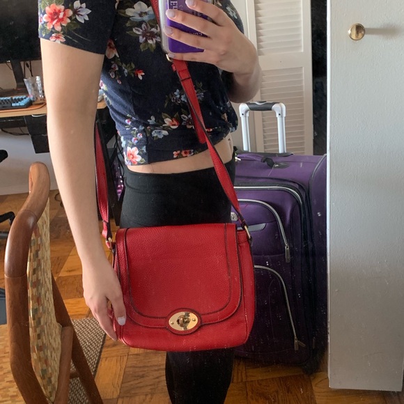 Red Vibrant Purse, Great for summer! - Picture 4 of 4